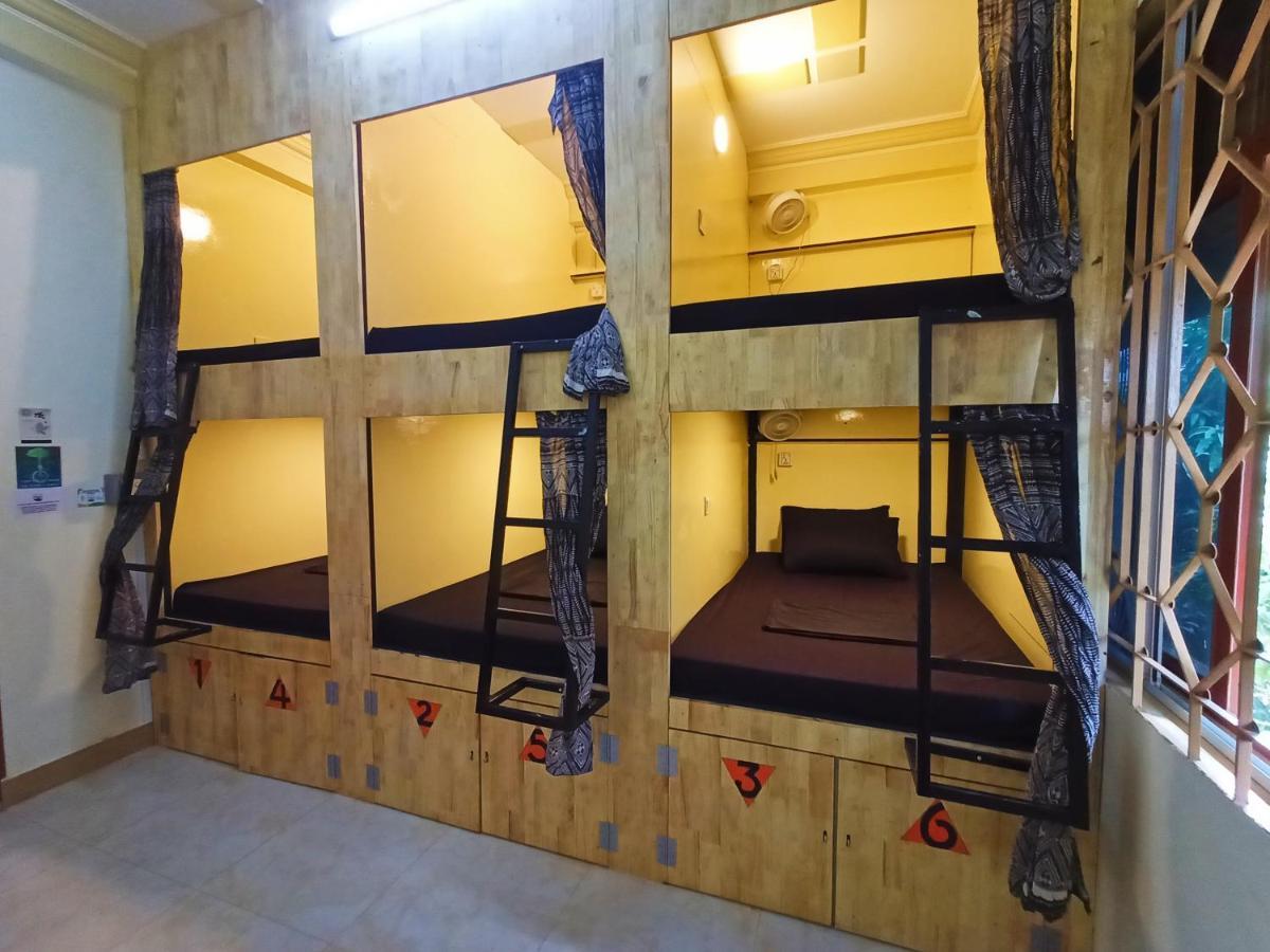 Karma Traders Kampot Hostel Екстериор снимка