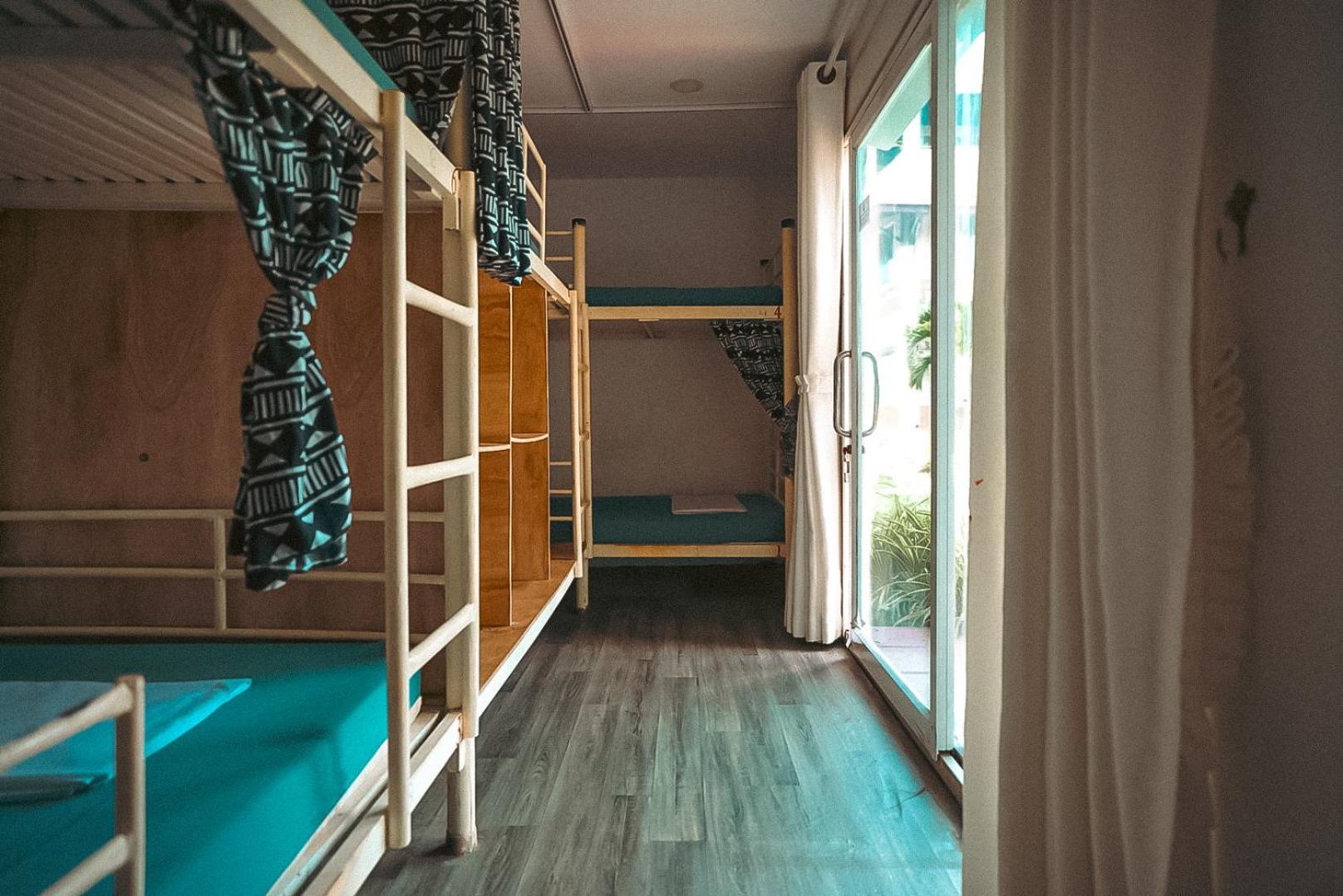 Karma Traders Kampot Hostel Екстериор снимка