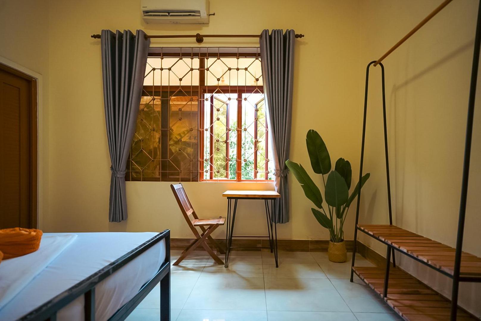 Karma Traders Kampot Hostel Екстериор снимка