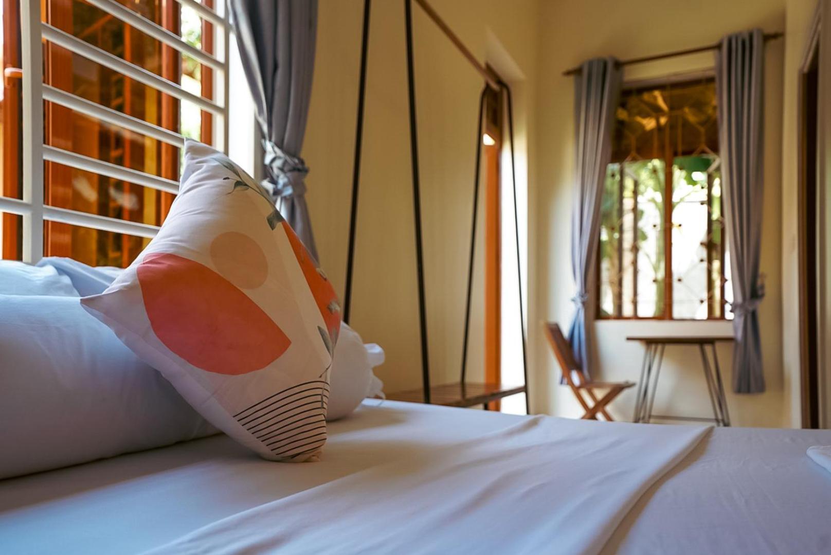 Karma Traders Kampot Hostel Екстериор снимка