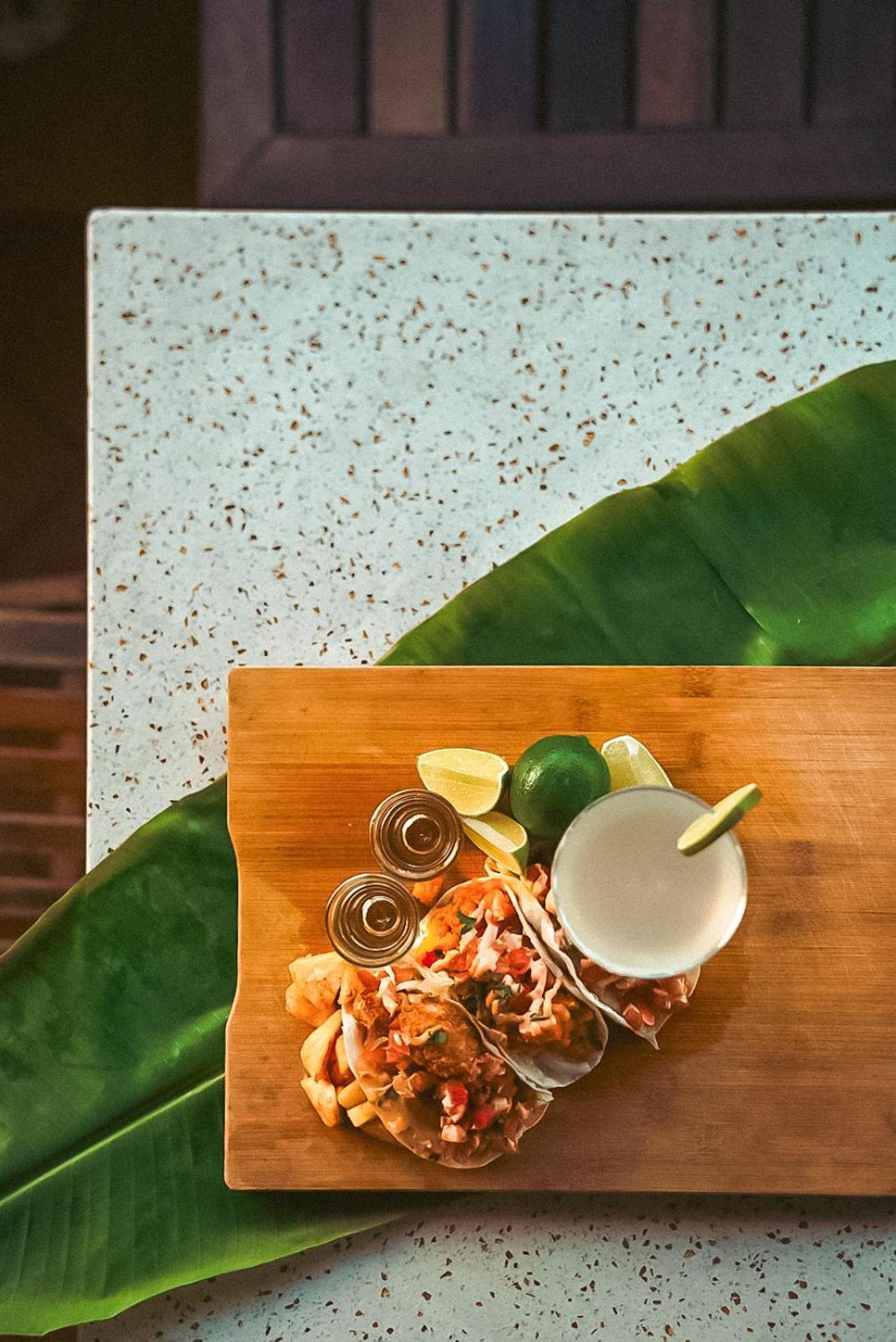 Karma Traders Kampot Hostel Екстериор снимка