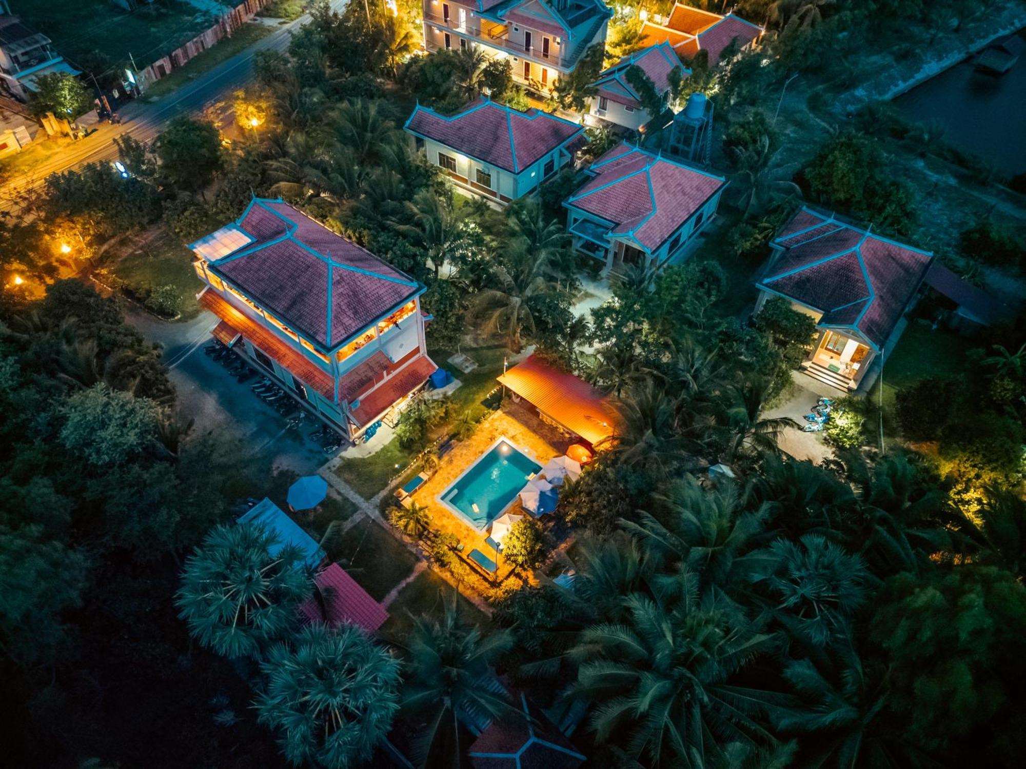 Karma Traders Kampot Hostel Екстериор снимка
