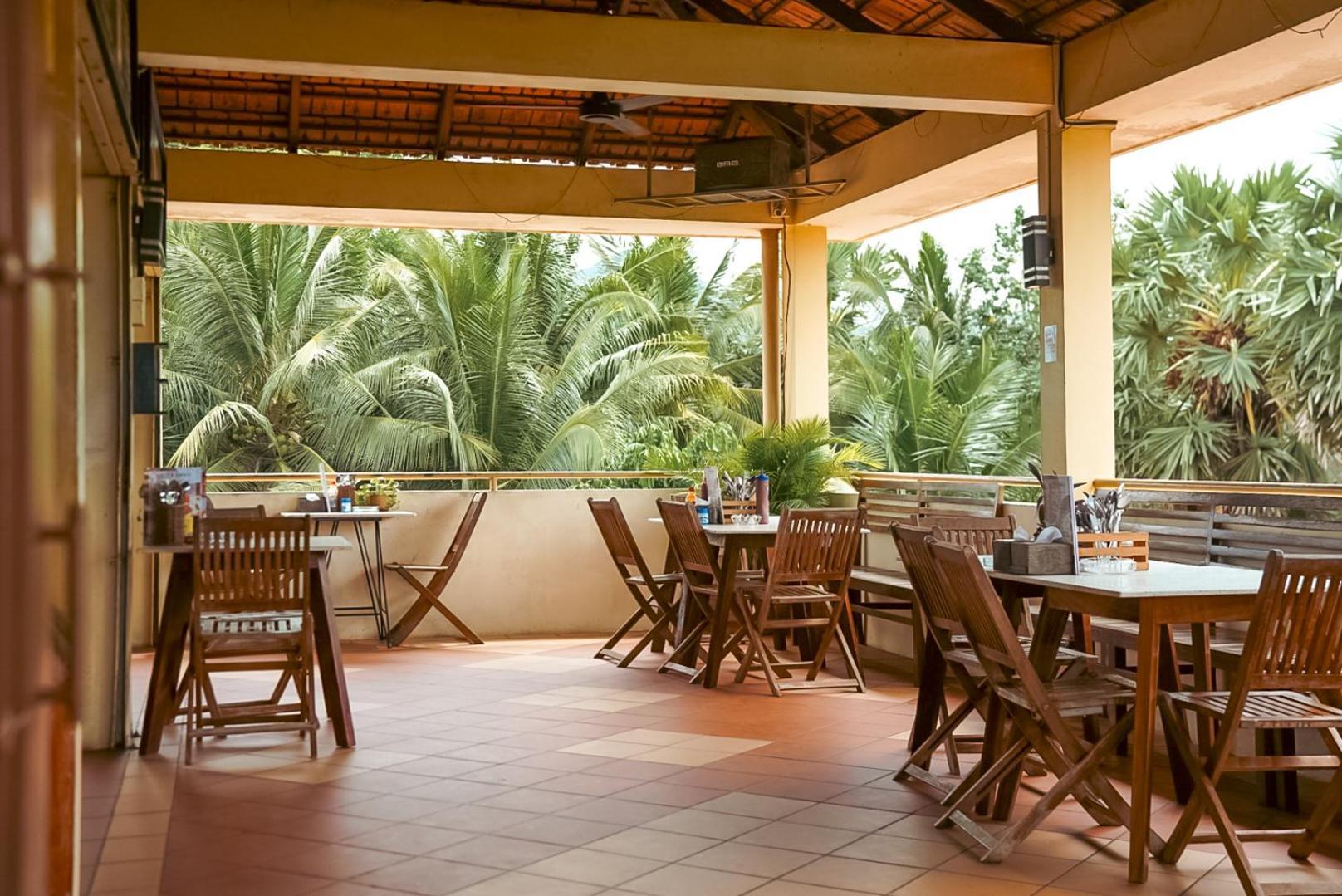 Karma Traders Kampot Hostel Екстериор снимка