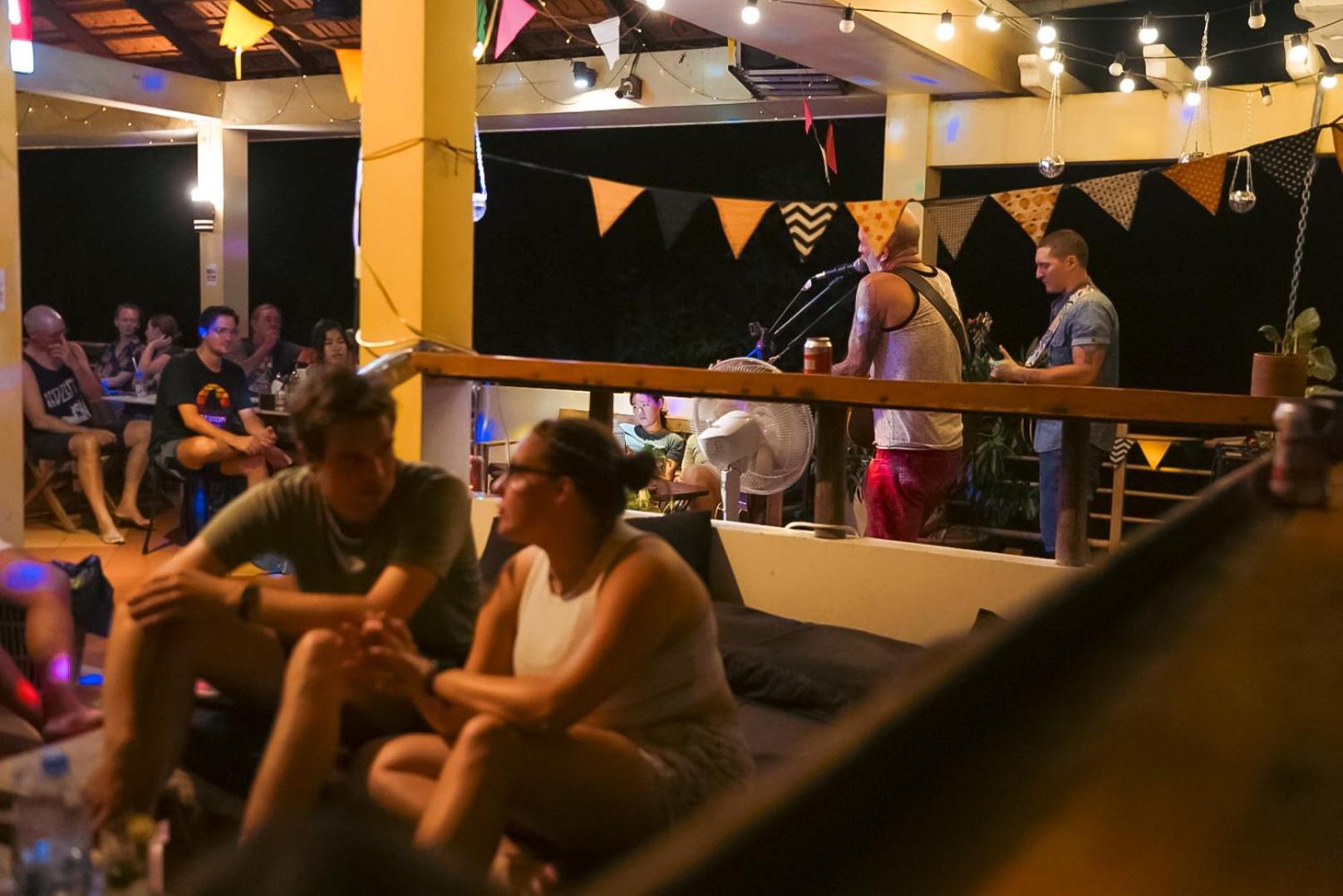 Karma Traders Kampot Hostel Екстериор снимка