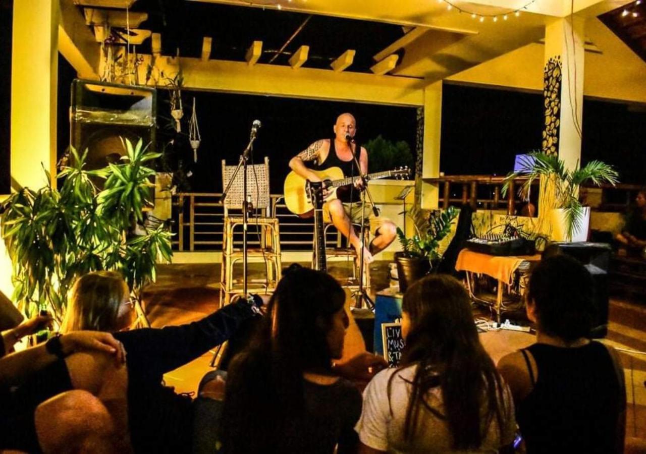 Karma Traders Kampot Hostel Екстериор снимка